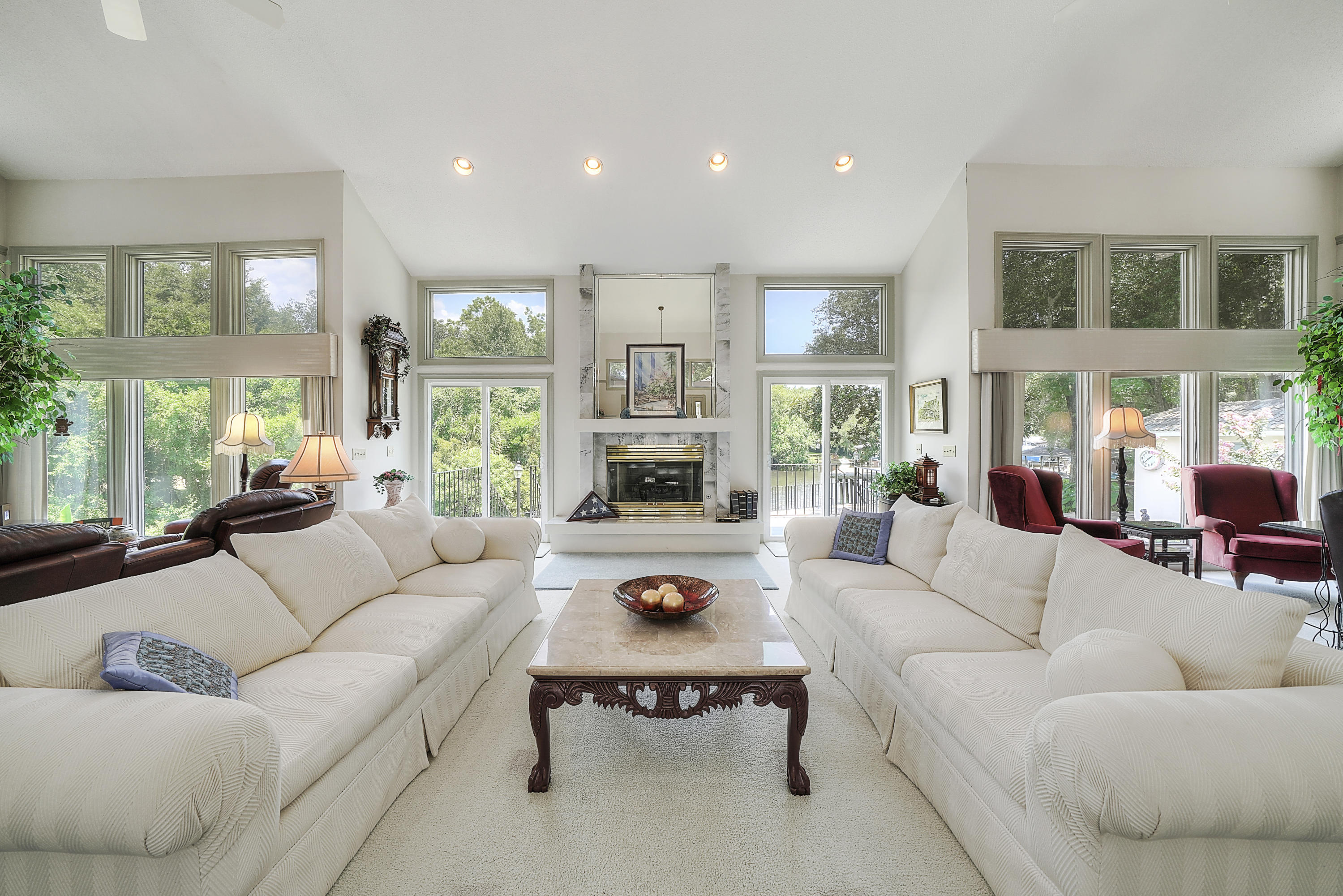 528 Mooney Road Northwest Fort Walton Beach, FL 32547 - Photo 3 of 48 Gallery Image 3