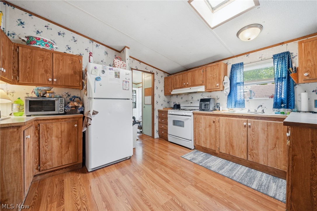 4534 Lake Road East, Unit 23 Geneva, OH 44041 - Photo 7 of 34