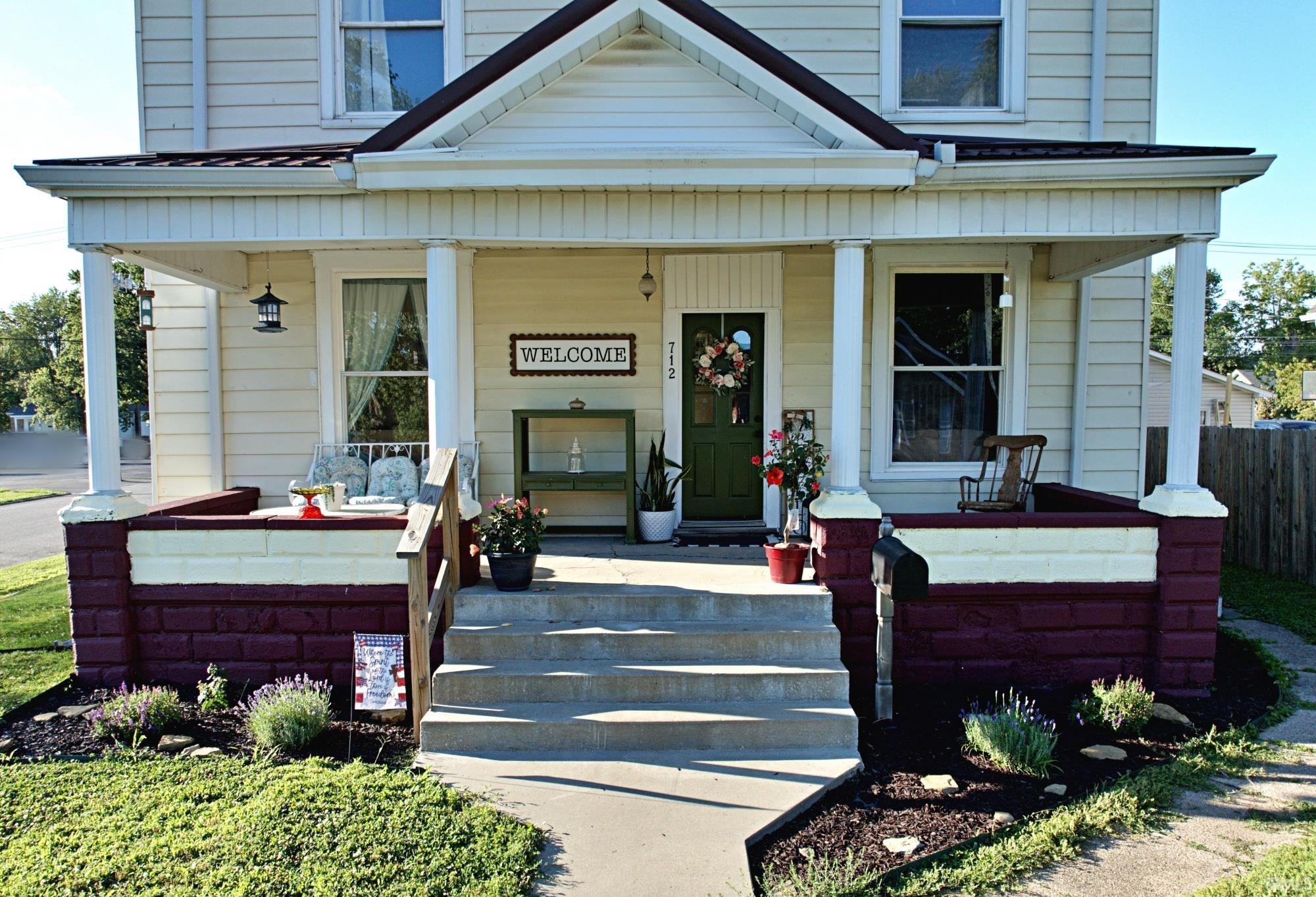 712 West Main Street Washington, IN 47501 - Photo 2 of 31
