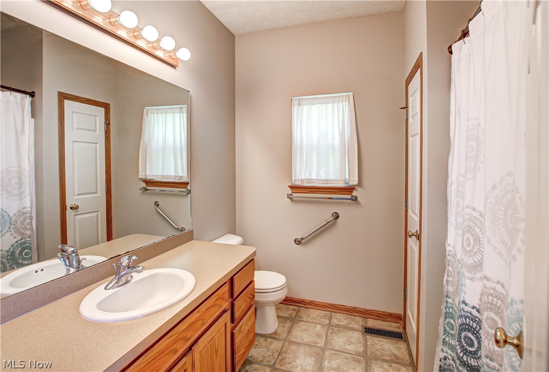 39208 Chestnut Ridge Road Elyria, OH 44035 - Photo 12 of 19 Master Bath