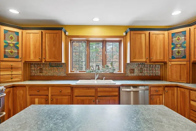 $740,000 | 9 Hammond Road, Kennebunk, ME 04043