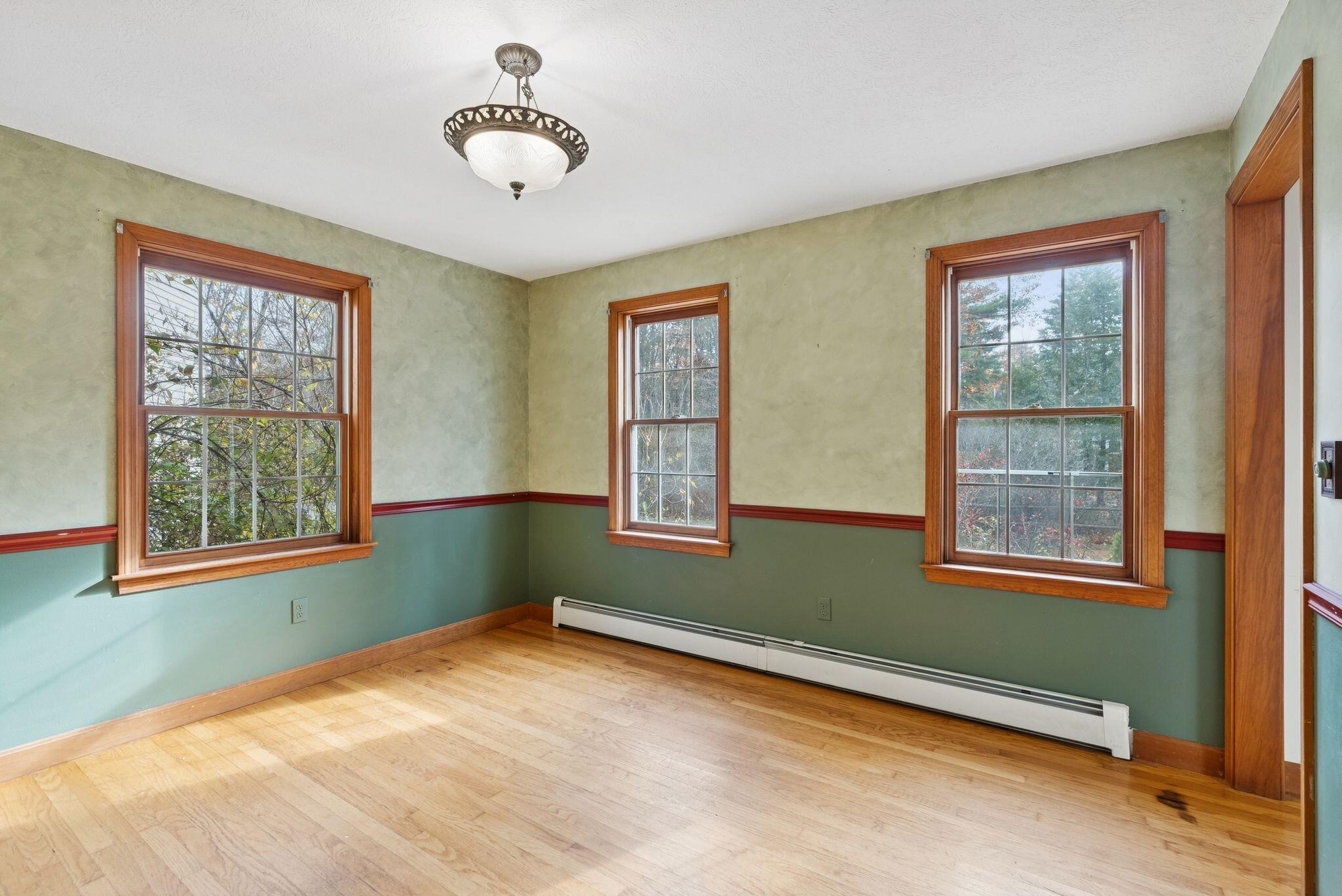 9 Hammond Road Kennebunk, ME 04043 - Photo 15 of 54 Dining room