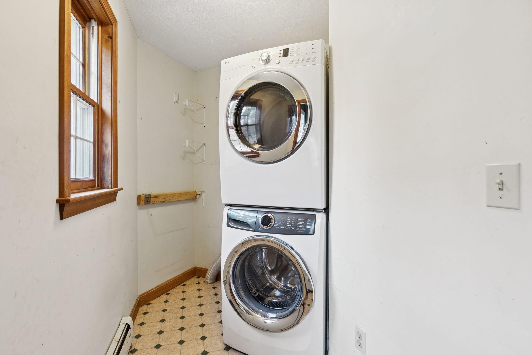 9 Hammond Road Kennebunk, ME 04043 - Photo 25 of 54 Laundry room