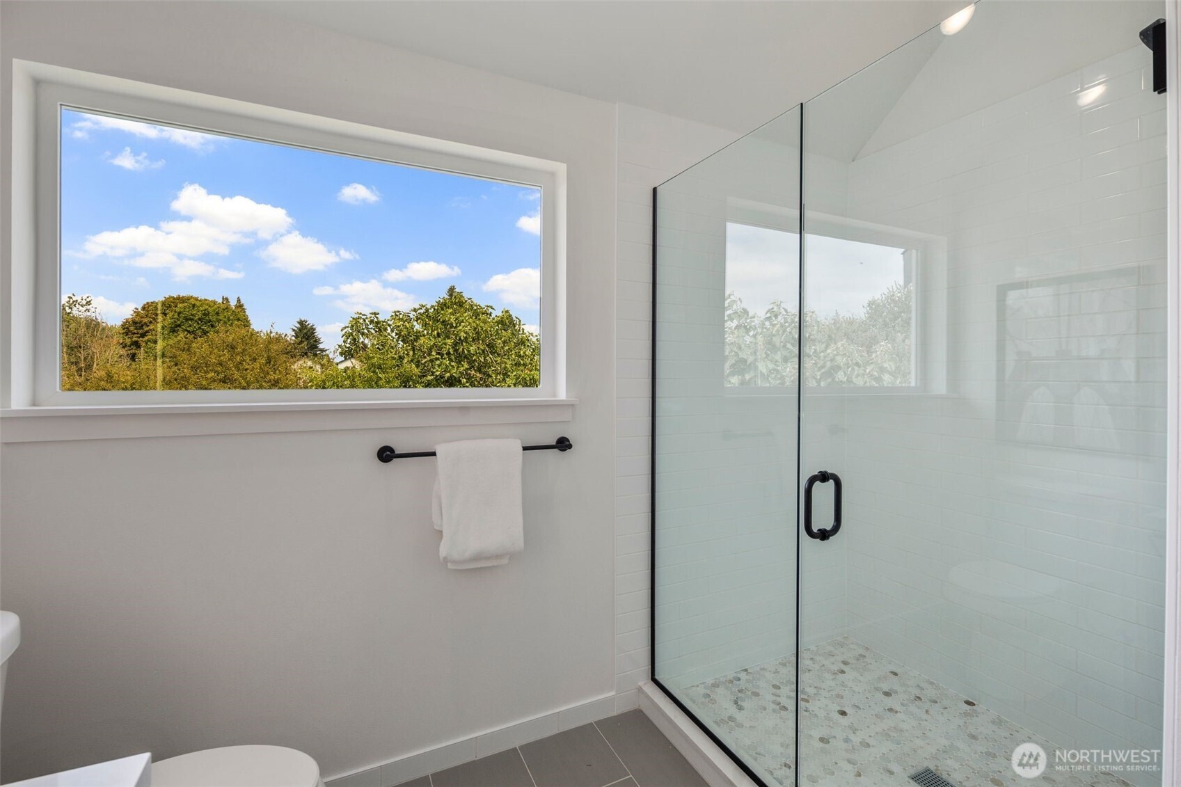 822 South Sullivan Street Seattle, WA 98108 - Photo 14 of 22 a bathroom with a shower