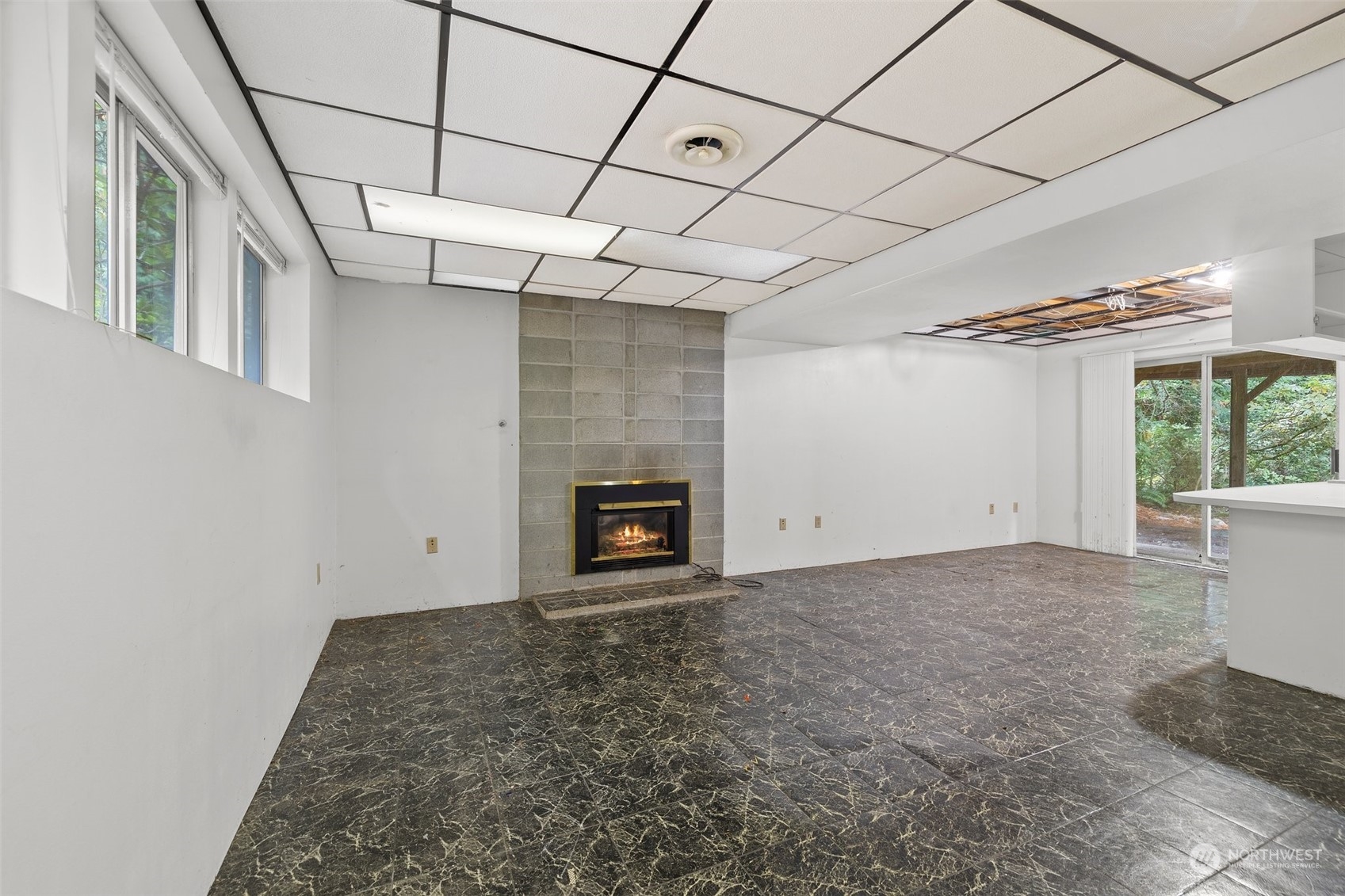 22929 38th Avenue Southeast Bothell, WA 98021 - Photo 21 of 38 a view of a livingroom with a fireplace