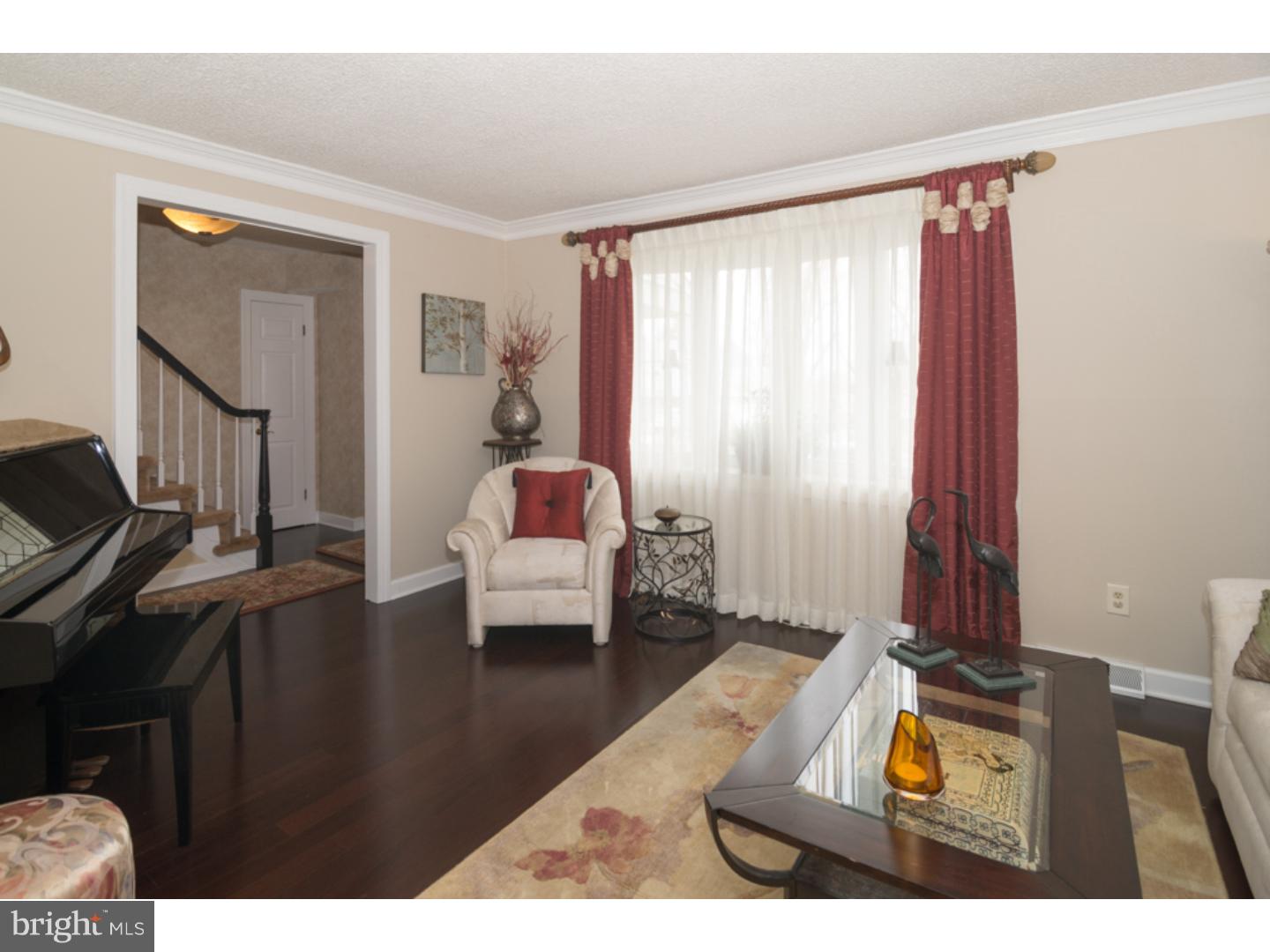 1215 Weber Road Warminster, PA 18974 - Photo 4 of 25 Living Room