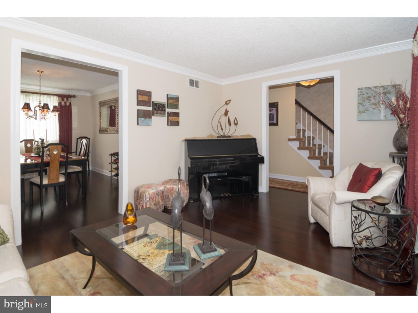 1215 Weber Road Warminster, PA 18974 - Photo 5 of 25 Living Room