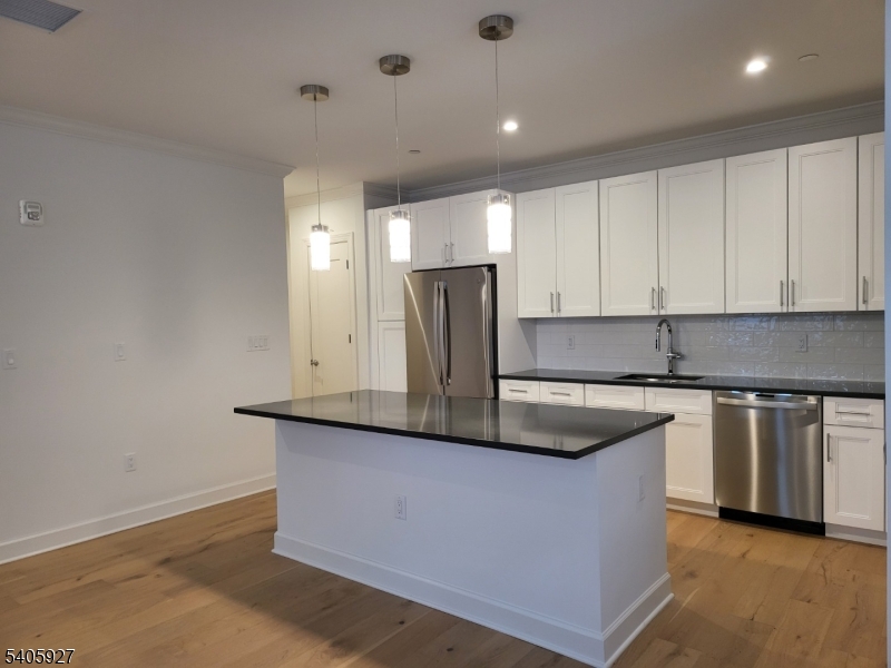 18 Ward Street Bloomfield, NJ 07003 - Photo 2 of 20