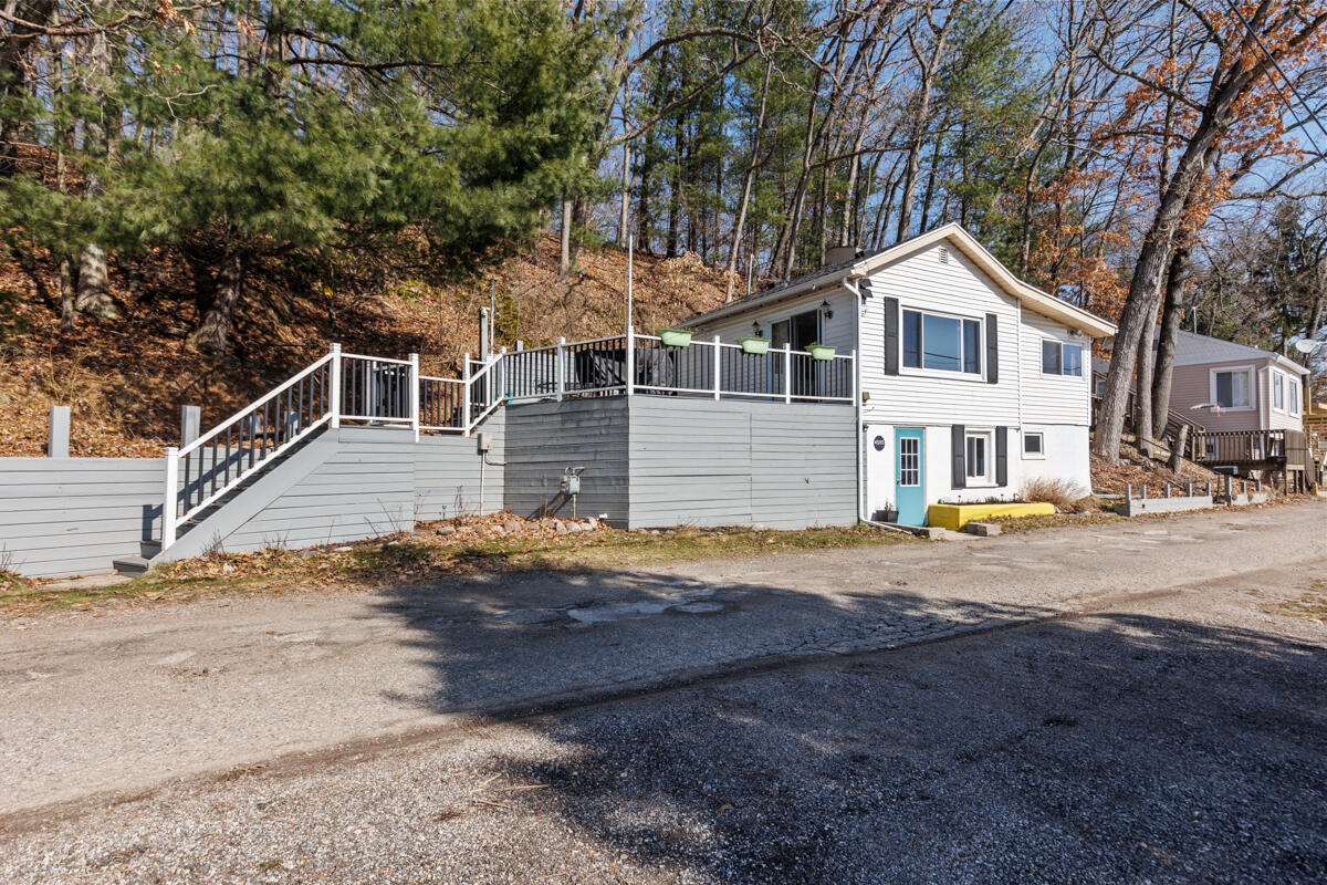 4585 White Road Pierson, MI 49339 - Photo 4 of 39 IMG_1002