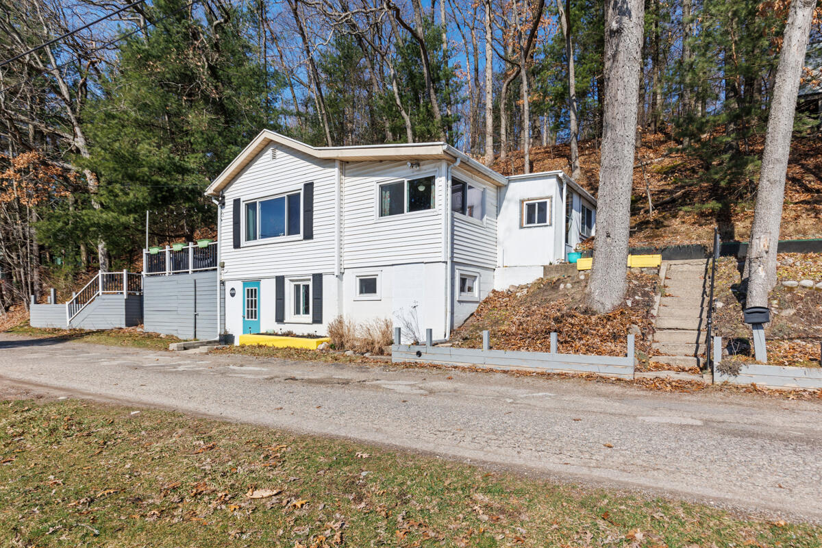 4585 White Road Pierson, MI 49339 - Photo 5 of 39 IMG_1003