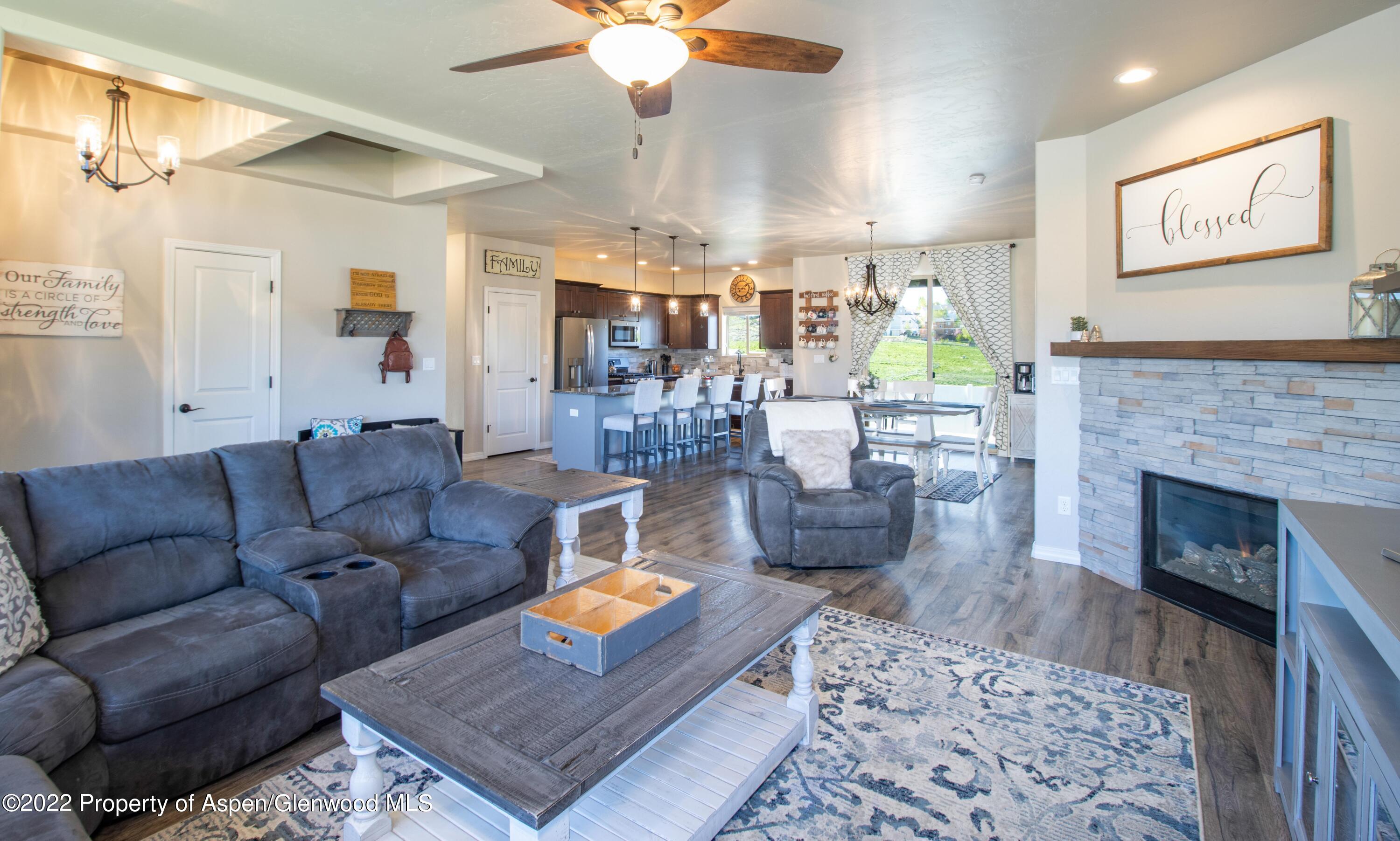 1239 East 17th Street Rifle, CO 81650 - Photo 6 of 17 Living Room