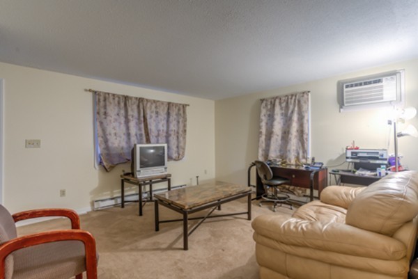 32-34 Van Buren Avenue Springfield, MA 01104 - Photo 4 of 18
