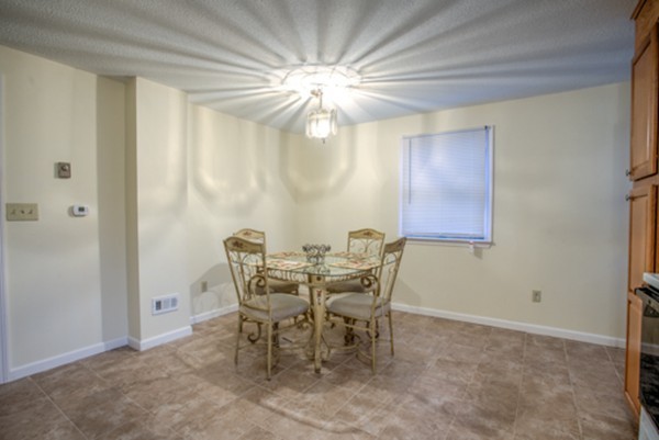 32-34 Van Buren Avenue Springfield, MA 01104 - Photo 6 of 18