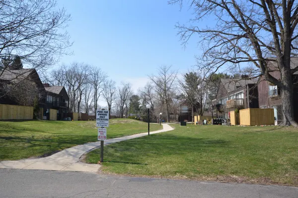 $165,000 | 230 Falkirk Court, Kalamazoo, MI 49006