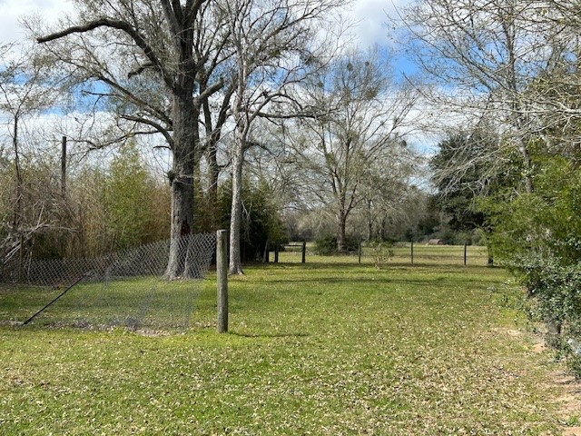 Lot 8 25th Street Hempstead, TX 77445 - Photo 2 of 6 a view of a park