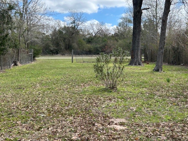 Lot 8 25th Street Hempstead, TX 77445 - Photo 5 of 6 a view of a park