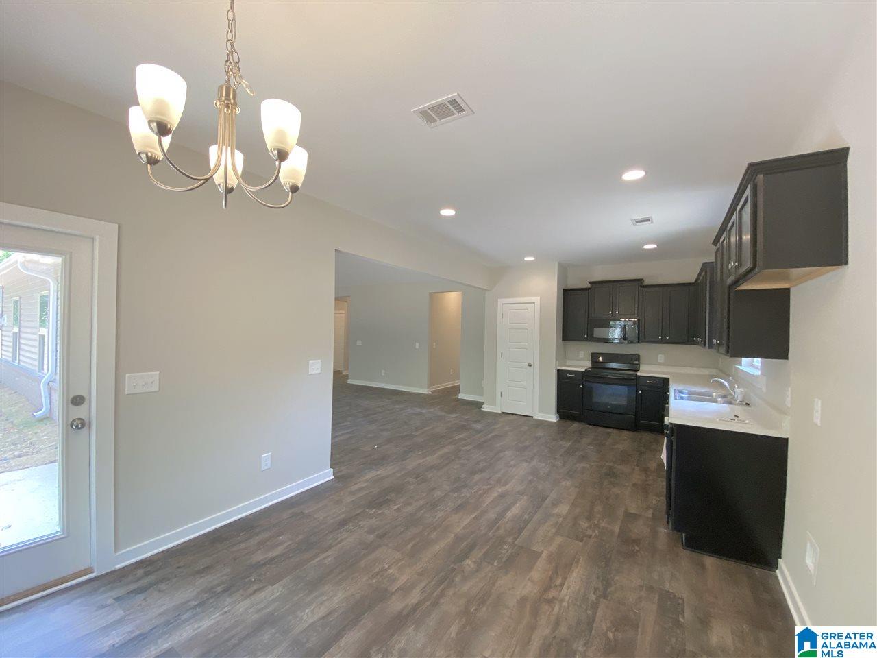 1389 Old Road Jasper, AL 35503 - Photo 9 of 22