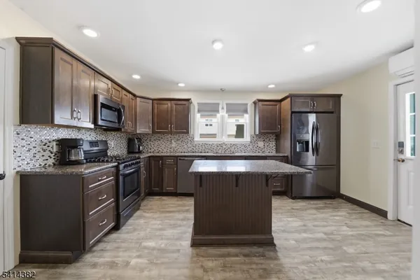 $575,000 | 1216 Ringwood Avenue, Wanaque, NJ 07420