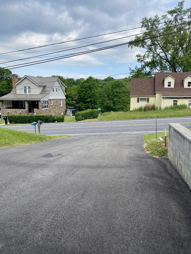 2058 Frankstown Road Johnstown, PA 15902 - Photo 4 of 63