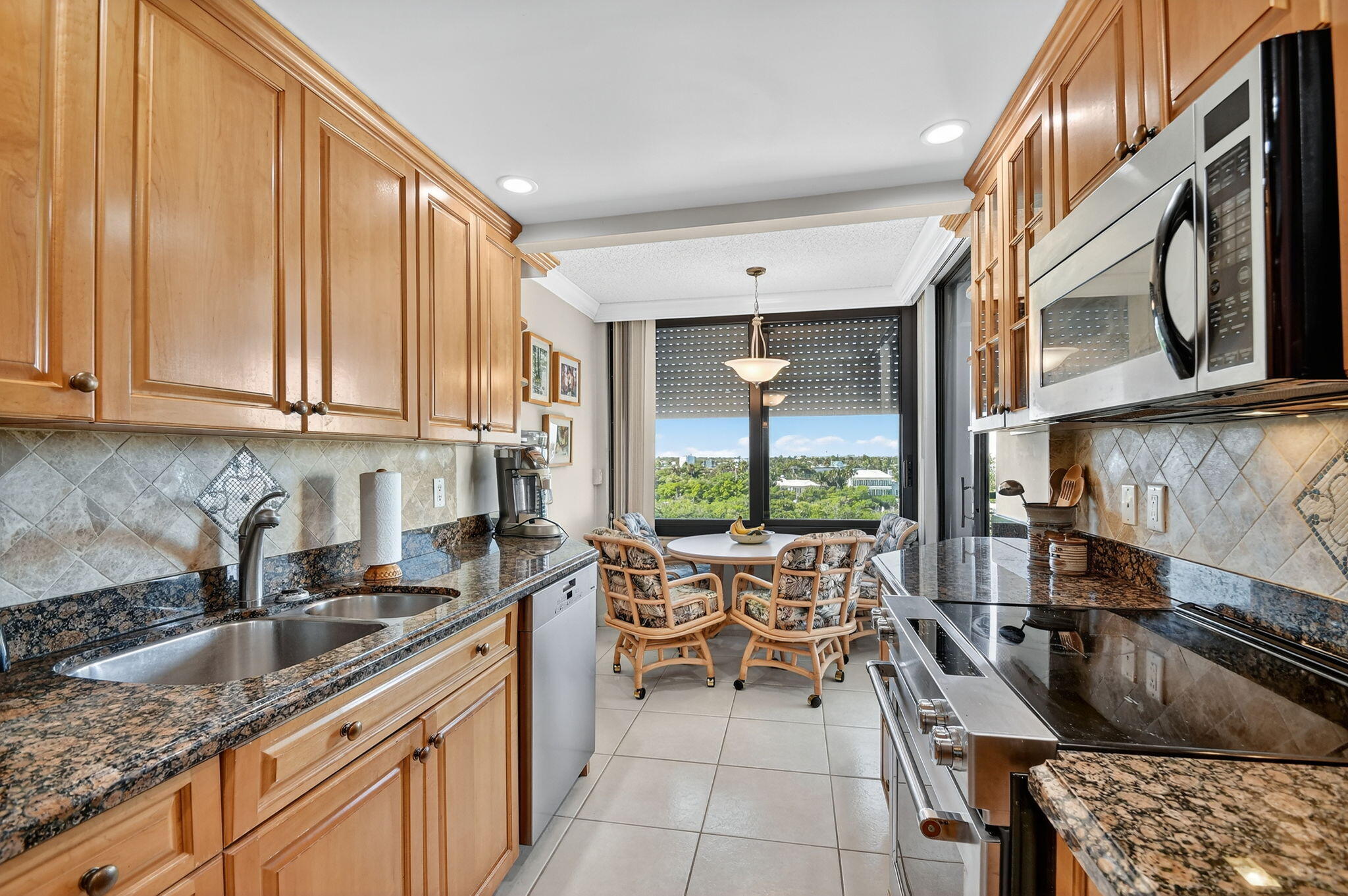 3589 South Ocean Boulevard, Unit 608 South Palm Beach, FL 33480 - Photo 30 of 66 32-web-or-mls-DSC_6277