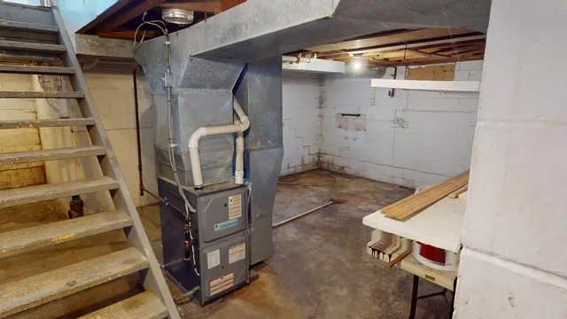 $159,900 | 545 2nd Avenue Southeast, Wells, MN 56097