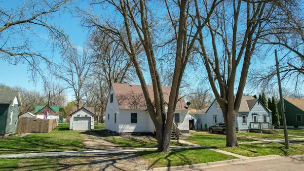 $174,900 | 545 2nd Avenue Southeast, Wells, MN 56097