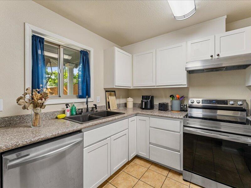 450 Midway Road, Unit 34 Medford, OR 97501 - Photo 8 of 17 11-INT (5 of 11)