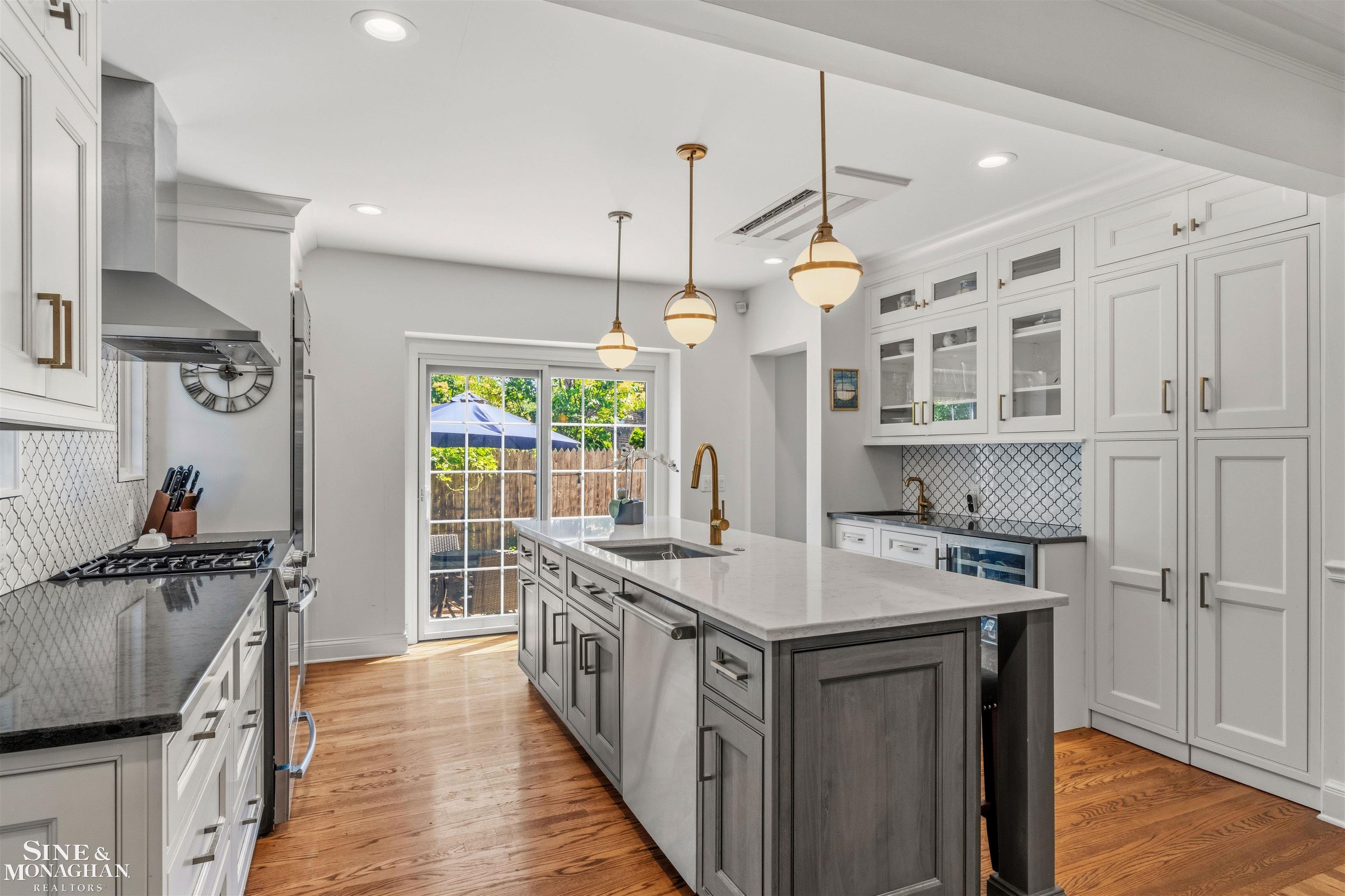 398 Rivard Boulevard Grosse Pointe, MI 48230 - Photo 17 of 64