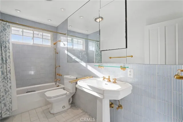 $5,250 | 12281 Woodley Avenue, Granada Hills, CA 91344