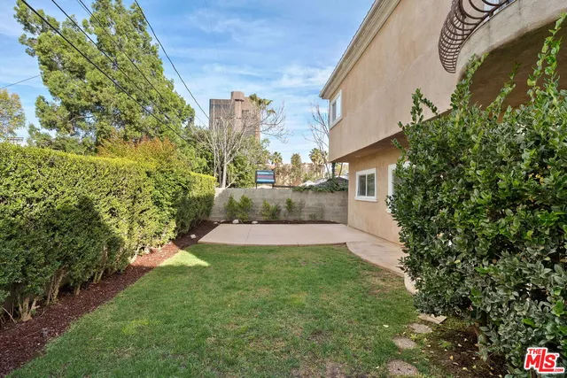 $7,750 | 5217 Etiwanda Avenue, Tarzana, CA 91356