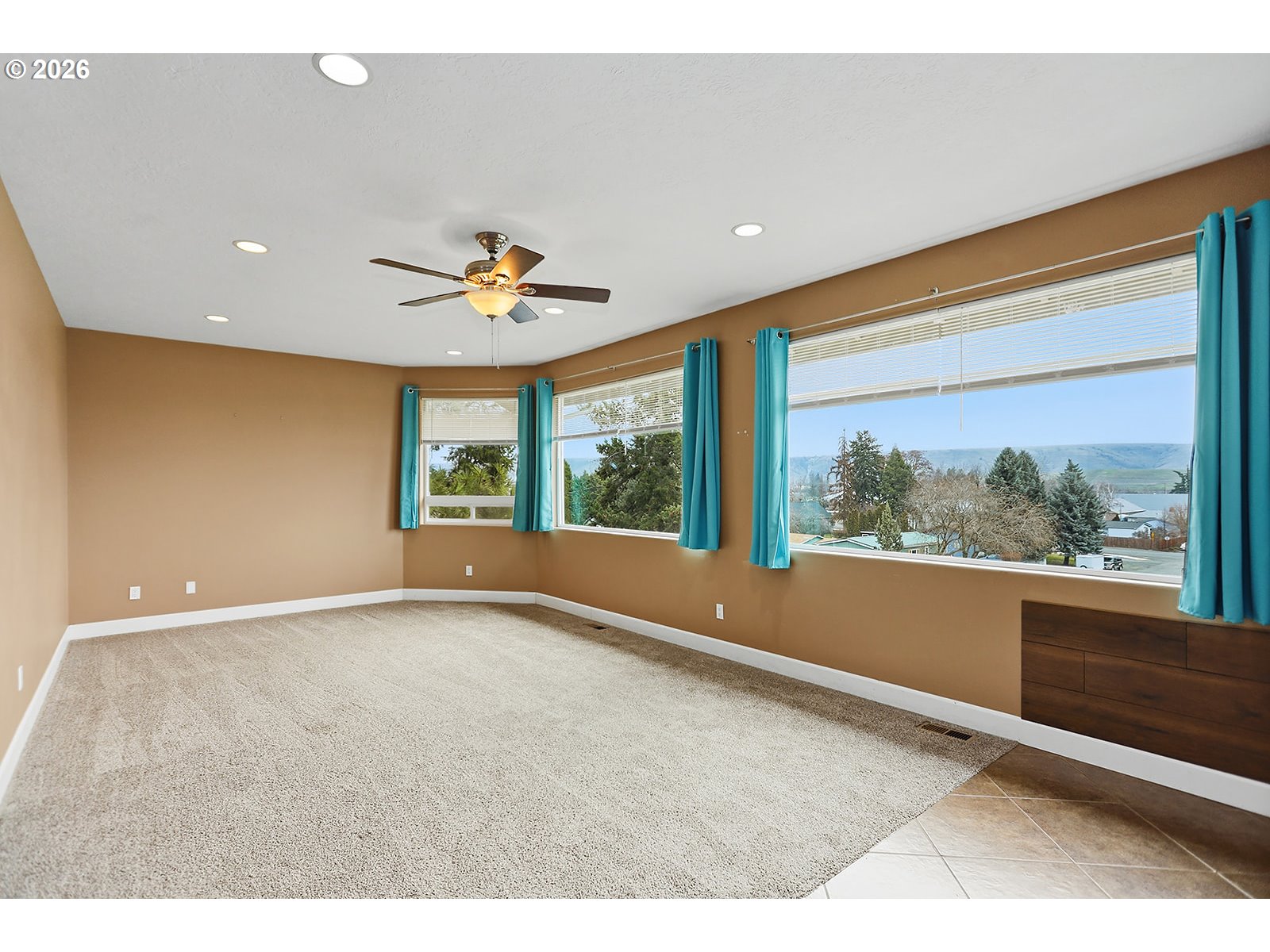 340 Northeast 7th Street Dufur, OR 97021 - Photo 4 of 33