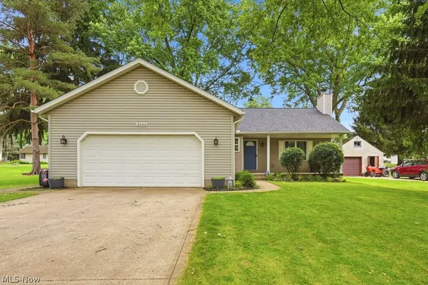 $340,000 | 3166 Vermont Street Northwest, North Canton, OH 44720