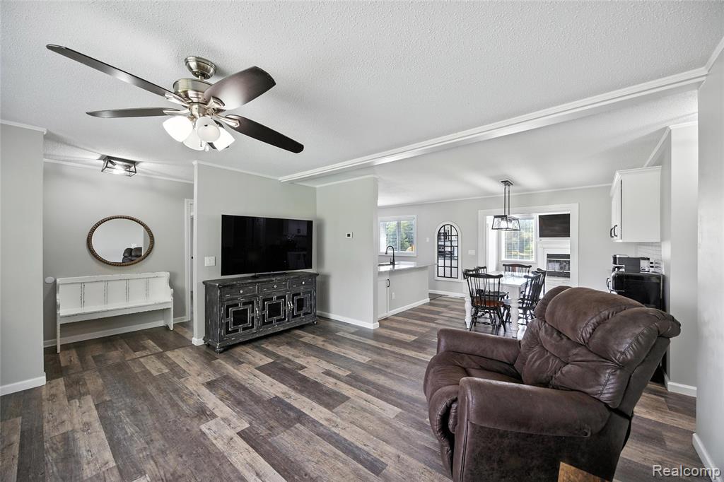 66100 Romeo Plank Road Ray, MI 48096 - Photo 7 of 34