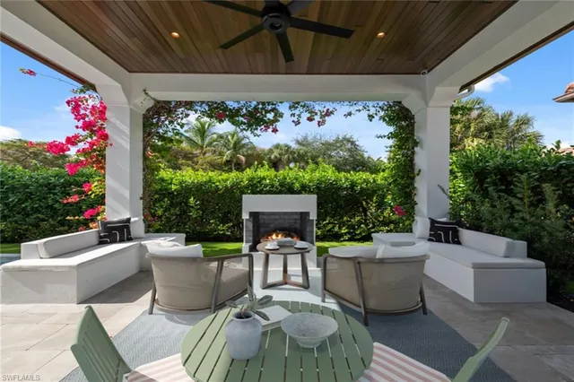 $4,400,000 | 2243 Residence Circle, Naples, FL 34105