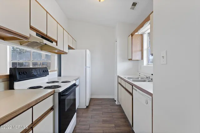 $1,000 | 100 Creekview Drive, Jacksonville, NC 28540