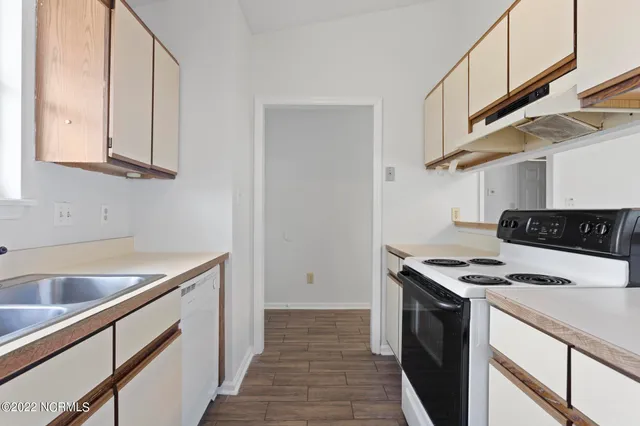 $1,000 | 100 Creekview Drive, Jacksonville, NC 28540