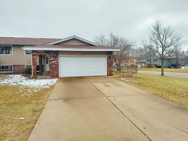 $3,000 | 94 108th Avenue Northwest, Coon Rapids, MN 55448