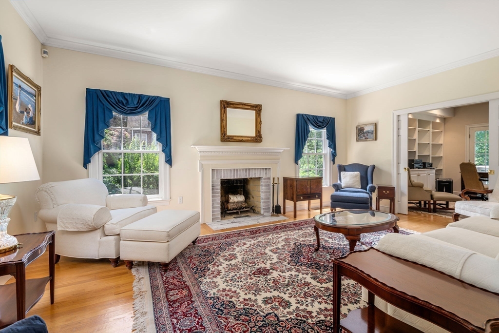 38 Upwey Road Wellesley, MA 02481 - Photo 6 of 40