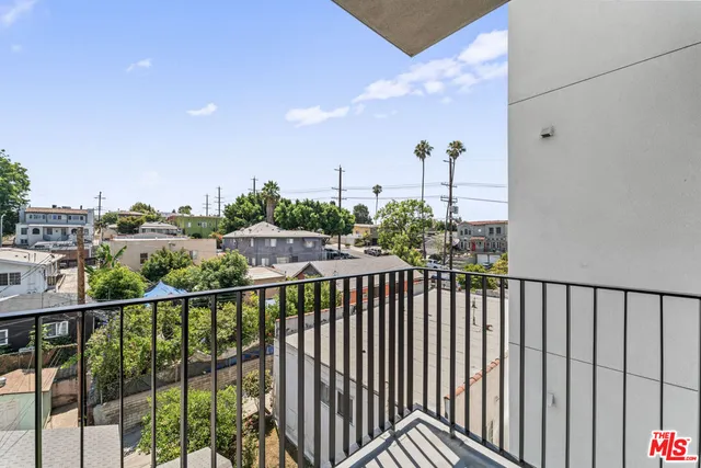 $2,750 | 3105 Bellevue Avenue, Unit 405, Los Angeles, CA 90026