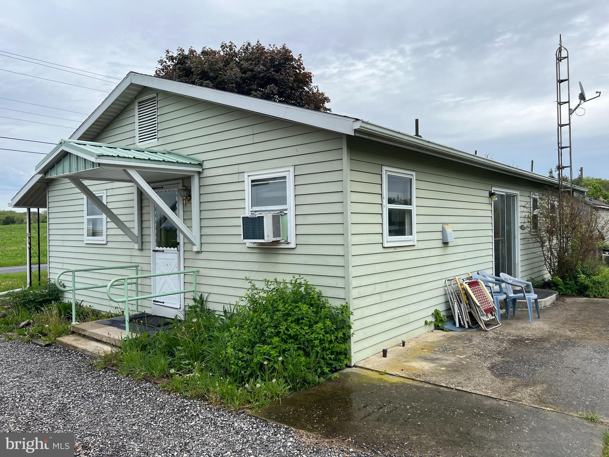 3074 Country Road Chambersburg, PA 17202 - Photo 4 of 52