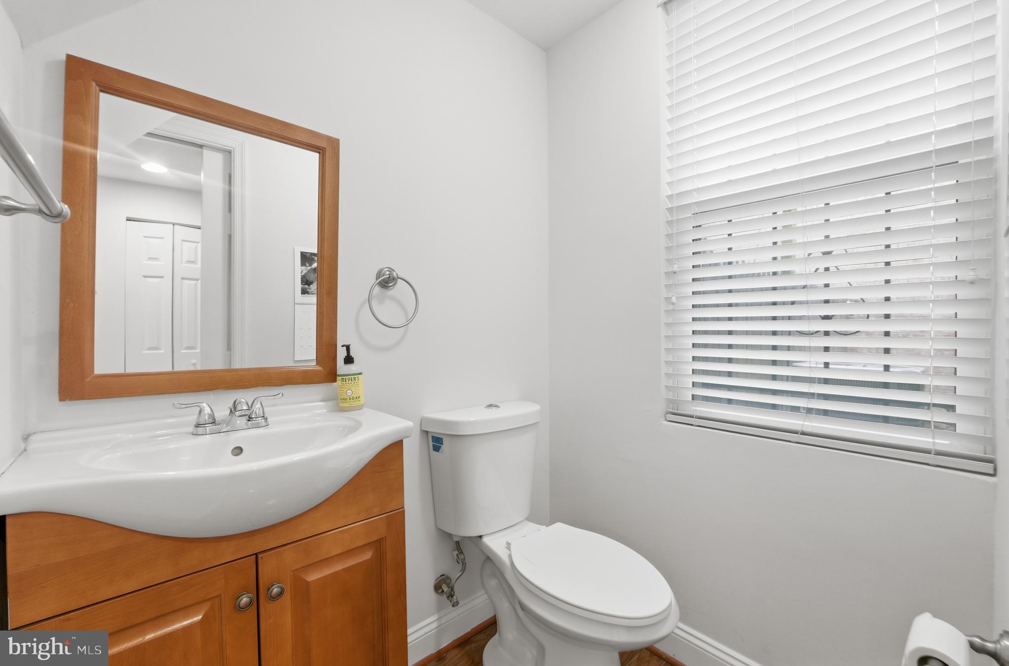 813 12th Street Northeast Washington, DC 20002 - Photo 9 of 34 Powder Room