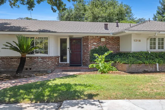 $600,000 | 1216 East Pico Avenue, Fresno, CA 93704