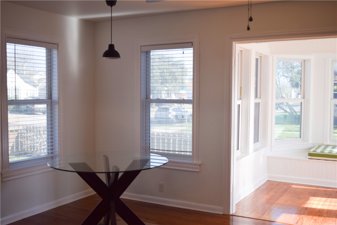 701 Naples Street Corpus Christi, TX 78404 - Photo 11 of 30 living/dining