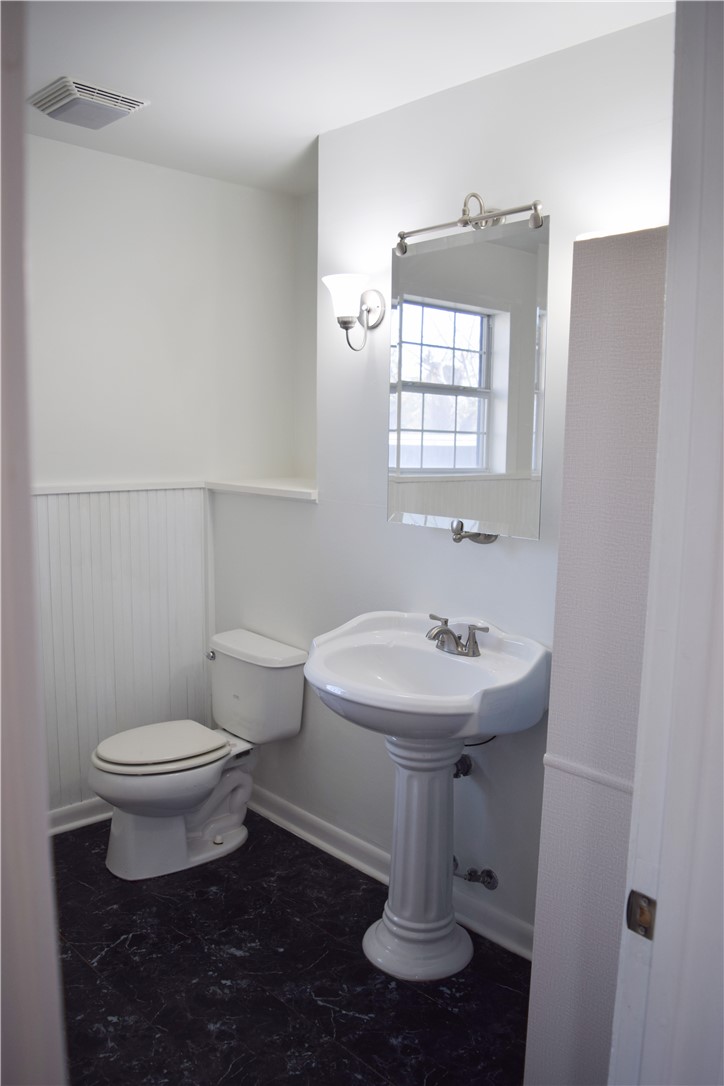 701 Naples Street Corpus Christi, TX 78404 - Photo 17 of 30 bathroom