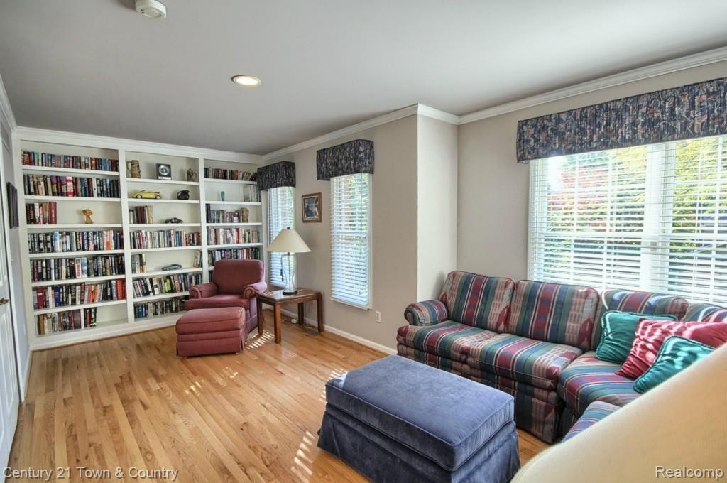 306 Drace Street Rochester, MI 48307 - Photo 18 of 30 Very Large 2nd Bedroom with Built Ins