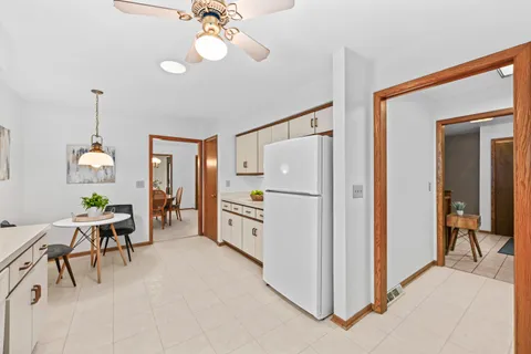 $409,900 | 770 Oakwood Lane, Unit D, Brookfield, WI 53045