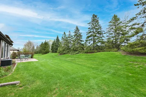 $409,900 | 770 Oakwood Lane, Unit D, Brookfield, WI 53045