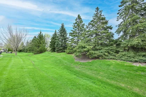 $409,900 | 770 Oakwood Lane, Unit D, Brookfield, WI 53045