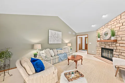 $409,900 | 770 Oakwood Lane, Unit D, Brookfield, WI 53045