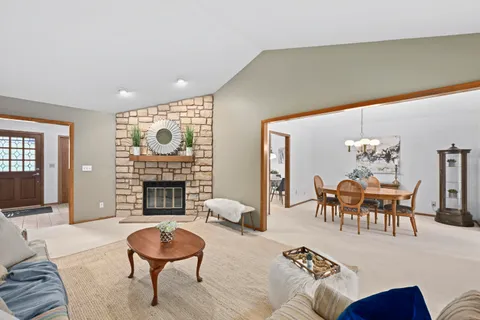 $409,900 | 770 Oakwood Lane, Unit D, Brookfield, WI 53045